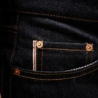 Ornamen Saku dengan Selvedge Accent